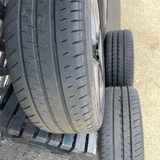車のパーツ タイヤ、ホイール