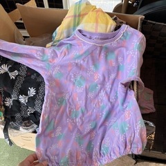 子供の服を100円詰め放題の画像