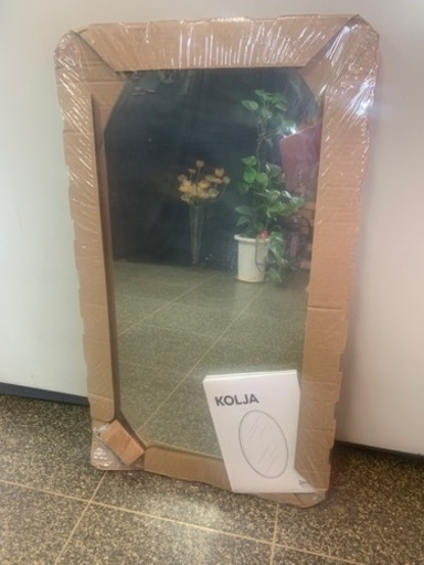 IKEAの鏡
