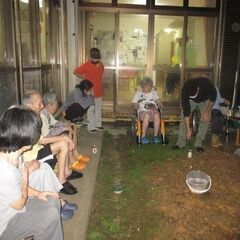 夜勤有）認知症グループホームでの介護のお仕事（フルタイム）になります。の画像