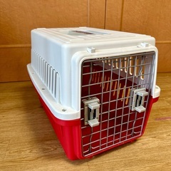 中古品　100円　ペットキャリー　小型犬/中型犬/猫　エアートラベルキャリー　ハードケース　アイリスオーヤマの画像