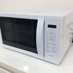 (7/7受渡済)JT9104【IRISOHYAMA/アイリスオーヤマ 電子レンジ】美品 2023年製 IMB-T178-W 家電 キッチン ターンテーブル 横開き