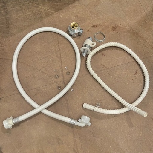 【武蔵小山店】 食器洗い乾燥機 食洗機 パナソニック Panasonic NP-TH4-W 2022年製　家電 キッチン家電 食器洗い機