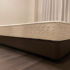 serta ダブルベッドの画像