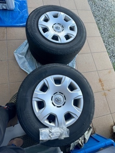 車のパーツ タイヤ、ホイール