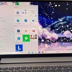 パソコン ノートパソコンの画像