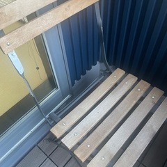 ガーデニングテーブルと椅子セットの画像