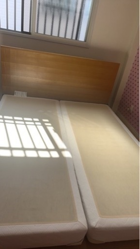 クイーンサイズベッド