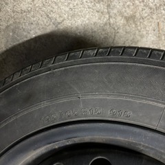 車のパーツ タイヤ、ホイール