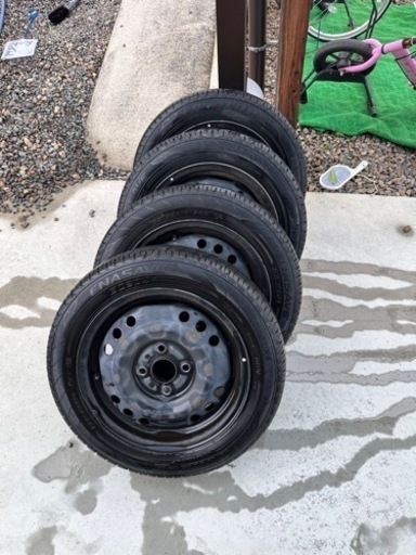 車のパーツ タイヤ、ホイール