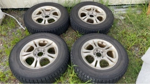 TOYOタイヤSUV用215/70 R16 スタットレス