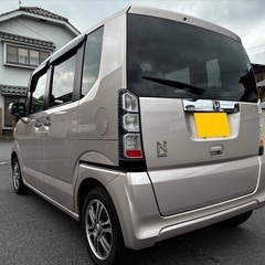 安心の1年保証付き‼️25年式！月々1万円〜分割払い可❗️ 車検2年付き！【名義変更代込み】大人気☆ホンダ N-BOX☆ホンダ純正ナビ付き☆走行中DVD見れます☆両側電動スライドドア☆ETC付き☆バックカメラ付き☆ドラレコ付き☆スマートキー☆フルオートエアコン☆事故修復歴無し☆そのまま乗って帰れます❗️の画像