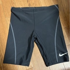 120 男の子　NIKE 水着　黒