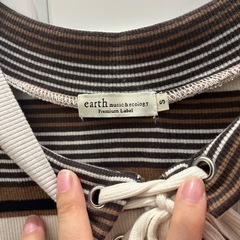 earth music&ecology トップスの画像
