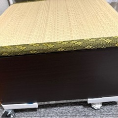 値下げ収納　畳ベンチ中は収納に正方形　小上がりの画像
