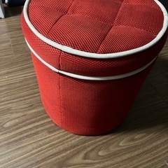 赤い椅子
