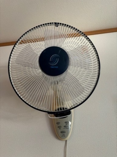 壁掛け扇風機　KLーW178R \n家電 季節、空調家電 扇風機