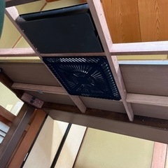 机（こたつ）と椅子セットの画像