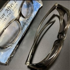 【新品】花粉の季節になってきました‼️　おしゃれ　サングラス　UVカット　　半額以下　花粉症　紫外線メガネ　緑内障　白内障　花粉対策ＵＶカット●アイズプロテクターサングラス●アフターレーシック眼鏡●白内障緑内障手術後に●2100円グレー●紫外線メガネの画像