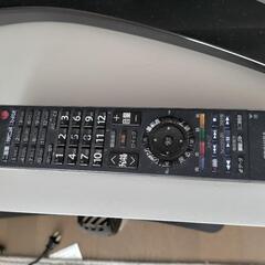 42インチテレビとテレビ台の画像