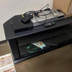 42インチテレビとテレビ台の画像