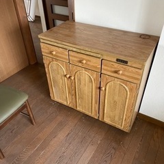 決定！アンティーク　キャビネット　家具 ドレッサーの画像