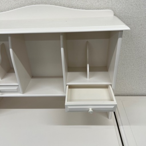 新品アウトレットリリーホワイトデスクリリージョン子供家具 オフィス用家具 机