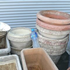 配達先決定🚚　無料配達します🚚ガーデニング用品大量💖花瓶💖プランター💖植木鉢💖の画像