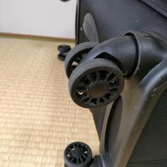 大型スーツケースの画像