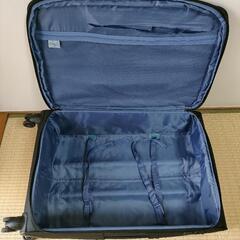 大型スーツケースの画像