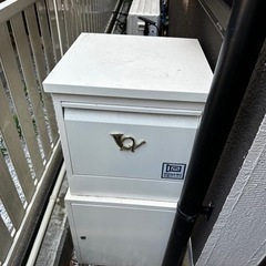 宅配ボックス　白　ホルン