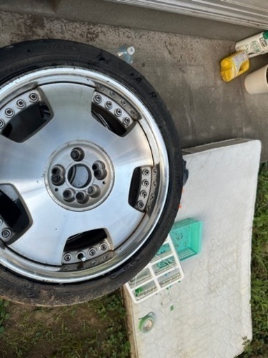 車のパーツ タイヤ、ホイール