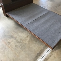 セミダブルローベッドの画像