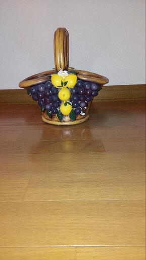 果物カゴ風 陶器置物