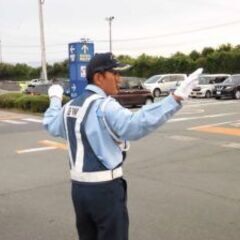 福岡市内での交通誘導警備／＜急募＞すぐ稼ぎたい方✅日払い可✅入社時費用負担✅履歴書不要の画像