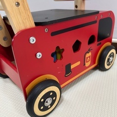 I'm toy 消防車　ウォーカーアンドライド　アイムトイ　手押し車　木製の画像