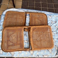 折りたたみ座椅子 籐　2つセットの画像
