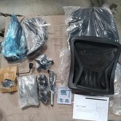 307t オフィスチェア デスクチェア メッシュ 通気性 跳ね上げ 腰サポートバー 無段階昇降 360度回転  PCチェアブラック y070502t の画像