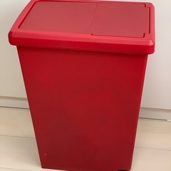 蓋つきゴミ箱　赤の画像