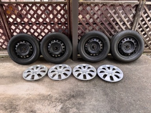 アクア純正鉄ホイールとタイヤ、ホイールキャップ