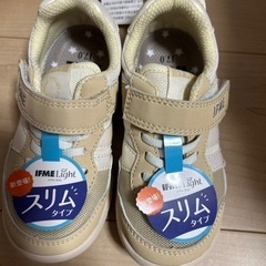 スニーカー
