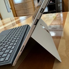 Surface Pro 5 i5 128GB 4GB Model 1796の画像