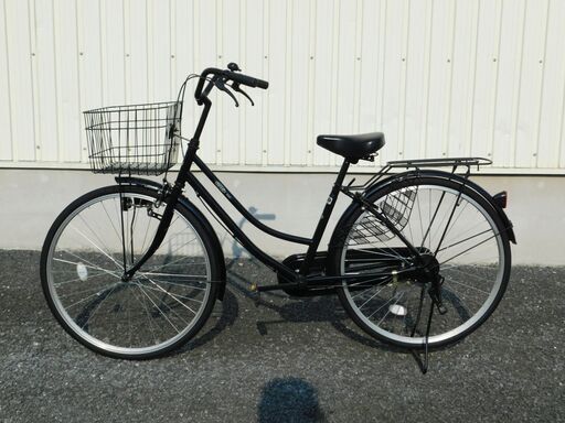 大勢のお客様に、お問い合わせ、ご来店頂きまして誠にありがとうございます。また、お買い上げ誠にありがとうございます!　大感謝!中古自転車在庫増量中!　早い者勝ち!　是非ご来店ください!　　シティサイクル　26インチ　ブラック　ダイナモライト　サドルの状態は極めて良好!　売れてます!　外観状態全体的に極めて良好!　m33