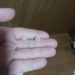 ≒j→→→m10-19-ブリリアントカットダイヤモンドＣＺラウンドパヴェピアスの画像