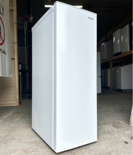 札幌市内配送可 美品 23年製 アイリスオーヤマ スキマックス 80L スリム冷凍庫 IUSN-8A-W
