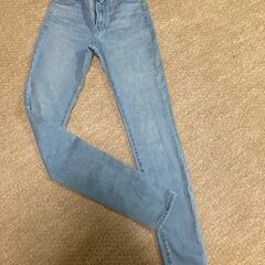 ユニクロ（ほぼ未使用） 58.5㎝ ウルトラストレッチスキニーハ...