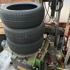 車のパーツ タイヤ、ホイール