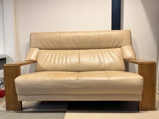 カリモク　ソファ　傷あり