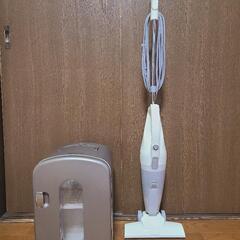 ポータブル冷温庫とスティック型掃除機