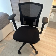 【定価¥25,000】イトーキ　オフィスチェア　ひじ掛け高さ調節可✨